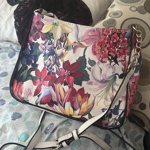 Is new never used , got as gifts 🎁 - Picture 3 of 4